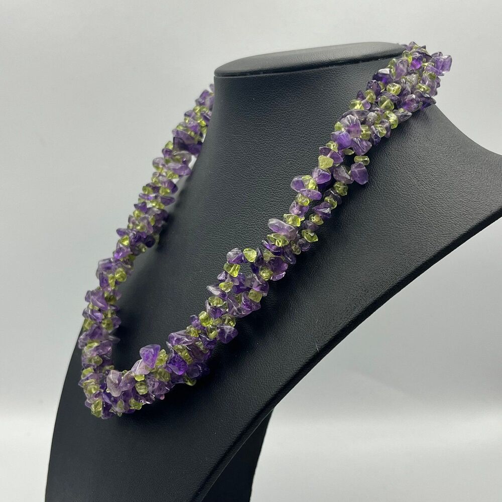 Woman’s vintage handmade Amethyst and peridot small chip twist Necklace - Picture 5 of 7